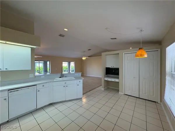 $1,600 | 4333 Agualinda Boulevard, Cape Coral, FL 33914