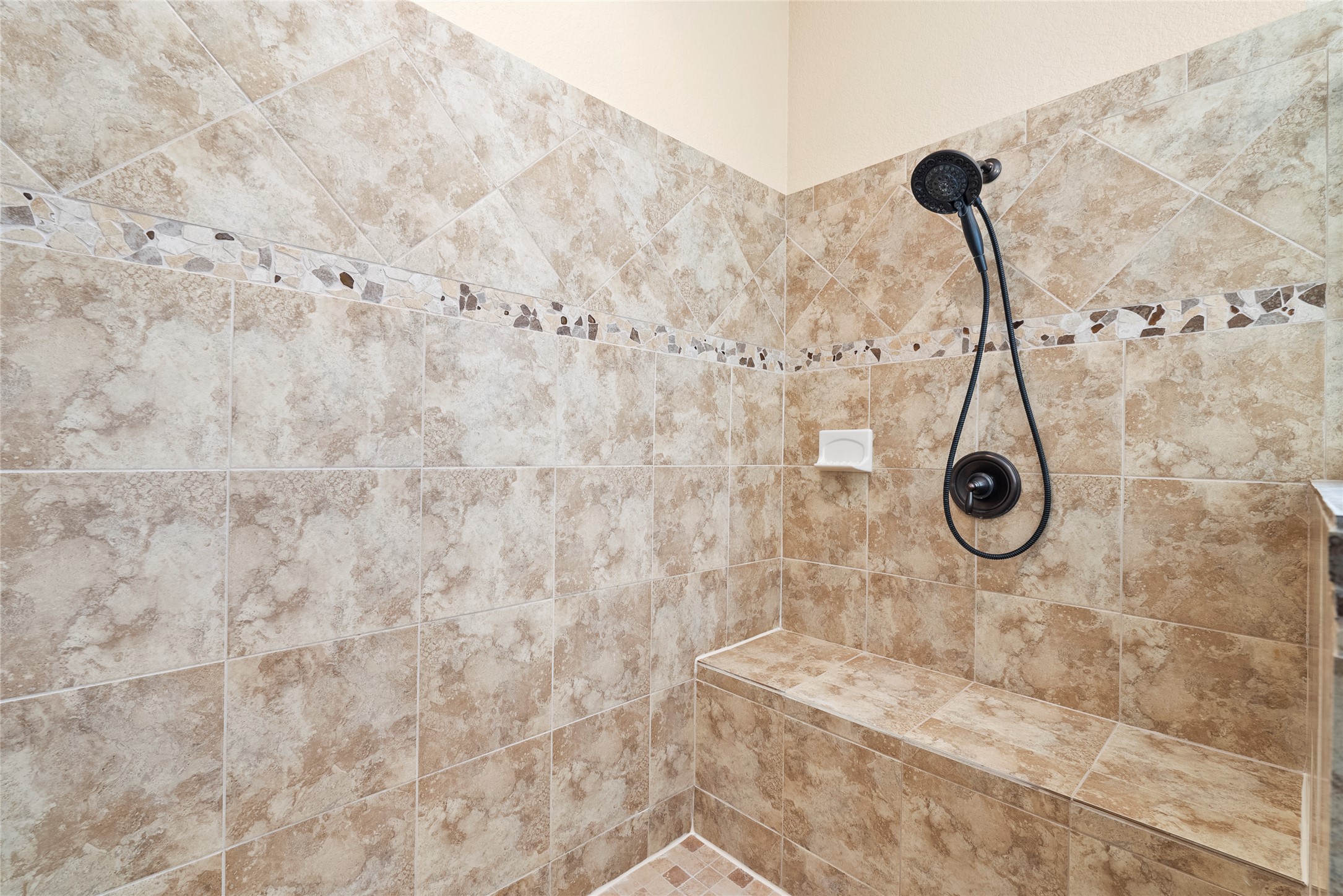 330 Arbors Circle Elgin, TX 78621 - Photo 21 of 37 Bathroom featuring tiled shower