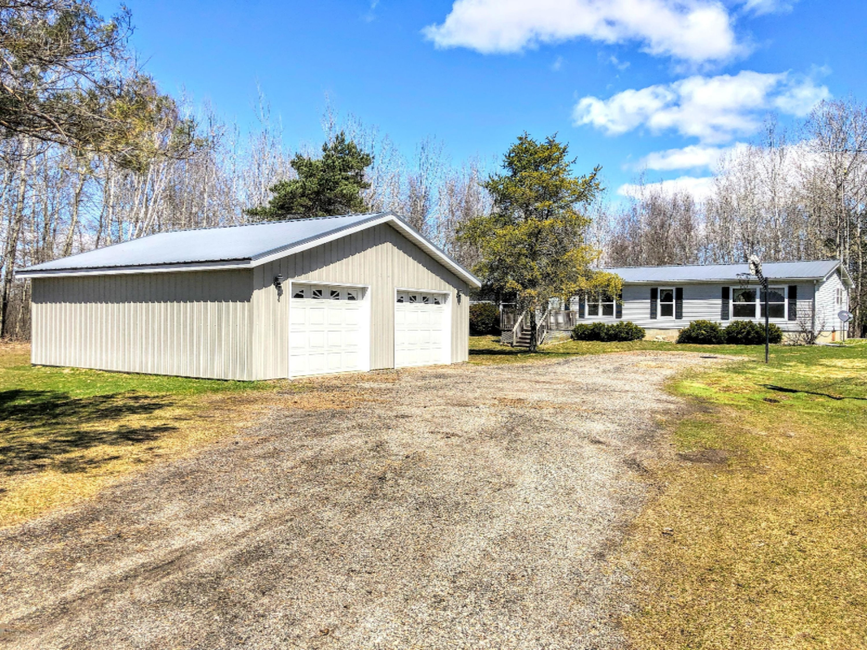 14524 Pierce Road Stanwood, MI 49346 - Photo 2 of 24 IMG_3671