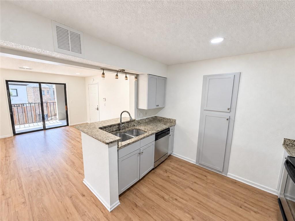 2657 Lenox Road Northeast, Unit P213 Atlanta, GA 30324 - Photo 6 of 25 Gallery Image 6