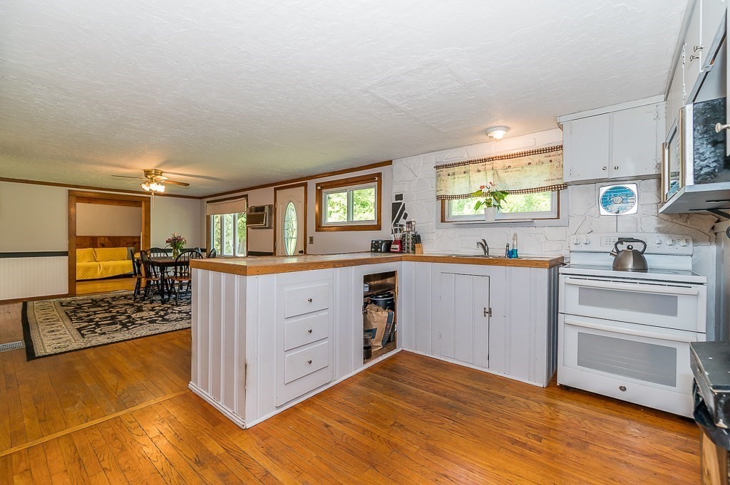 16 Oakham Road North Brookfield, MA 01535 - Photo 4 of 23