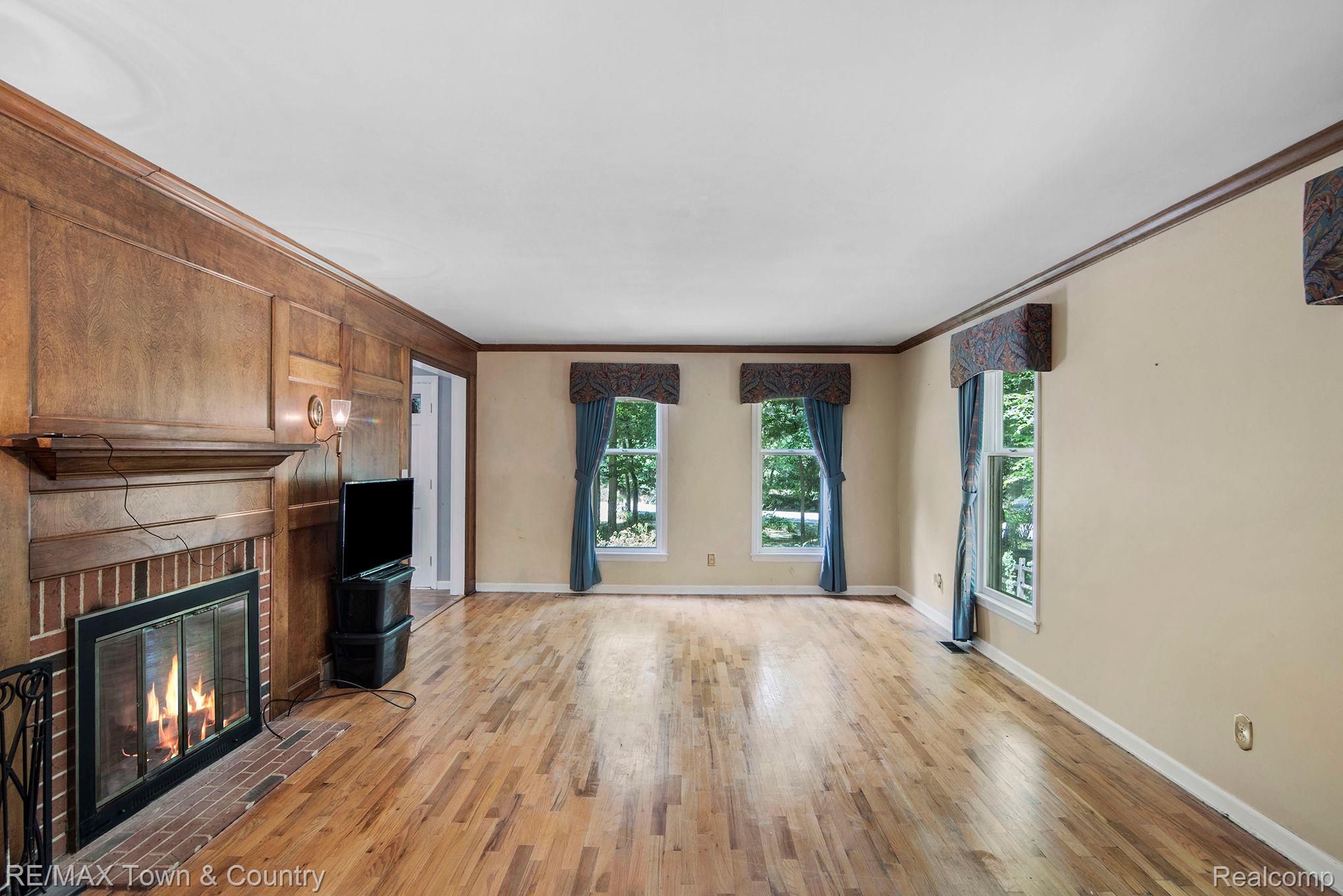 611 Morrish Road Flushing, MI 48433 - Photo 7 of 51 Gallery Image 7