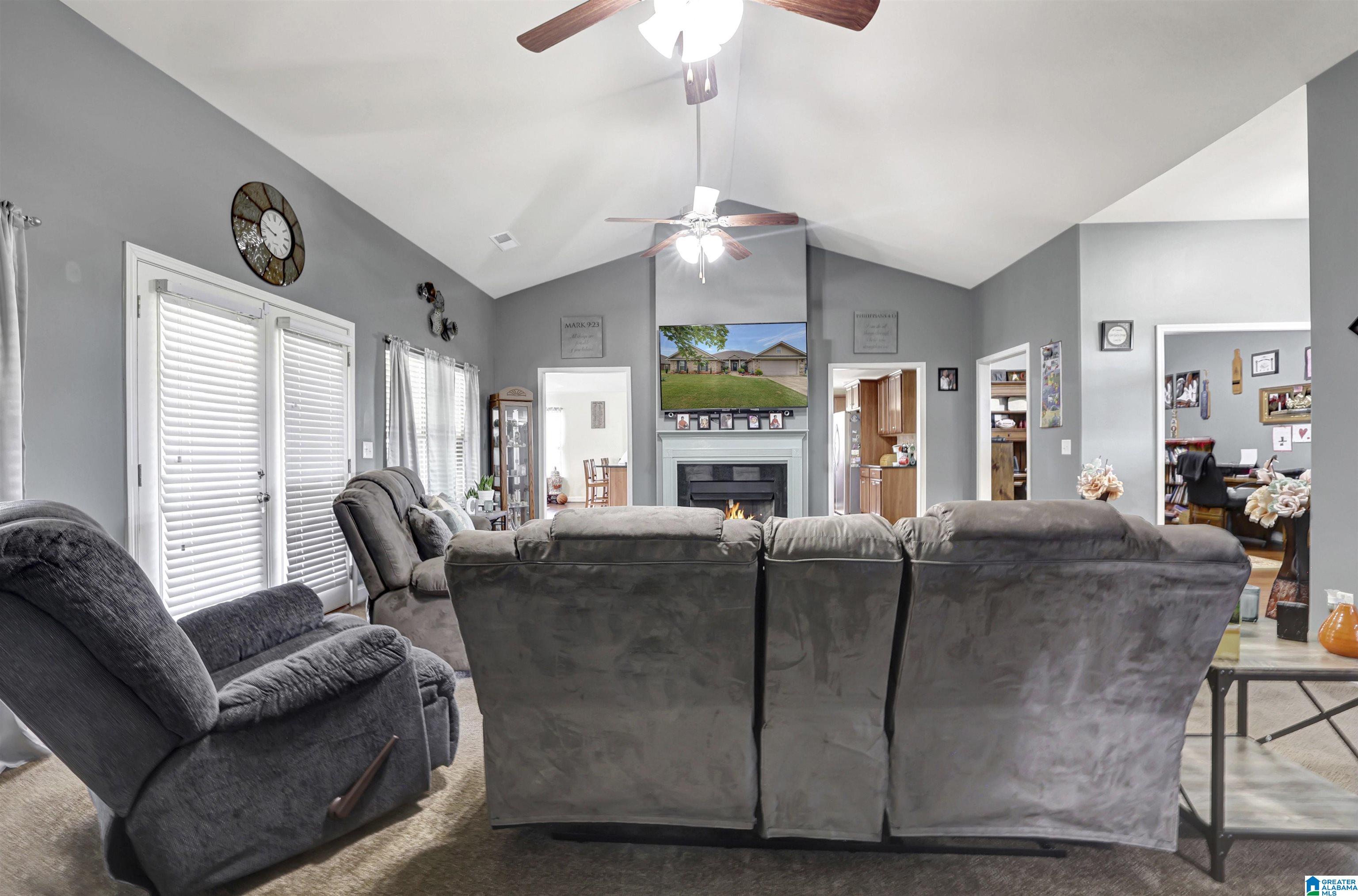 1013 Conner Circle Alabaster, AL 35007 - Photo 10 of 31