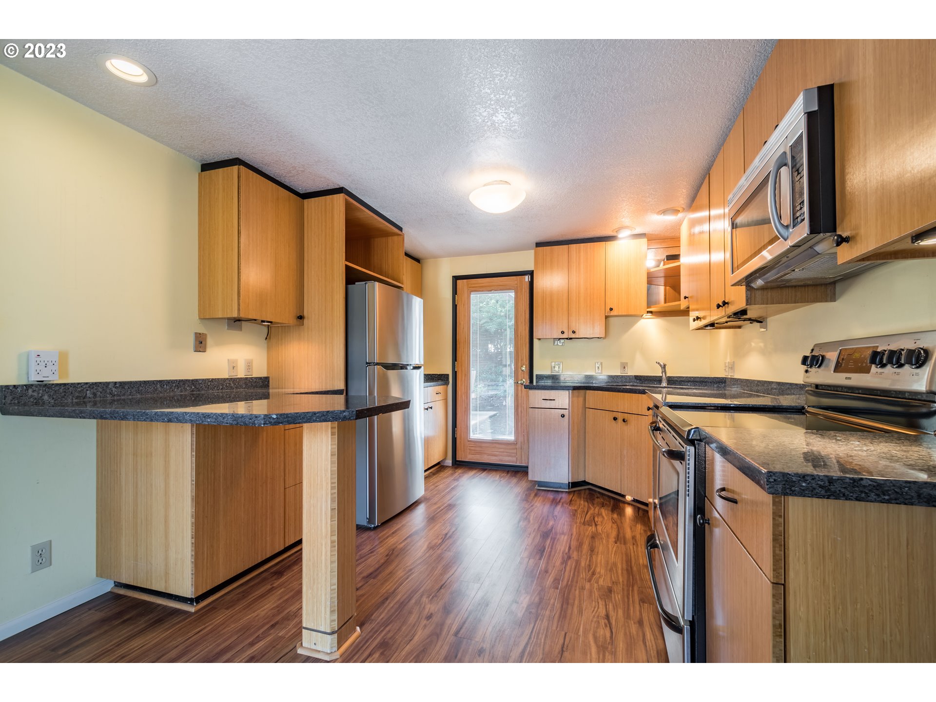 4029 Dillard Road Eugene, OR 97405 - Photo 10 of 47 Gallery Image 10
