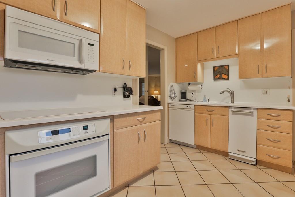 13 Preacher Road, Unit 13 Milton, MA 02186 - Photo 3 of 21 Gallery Image 3