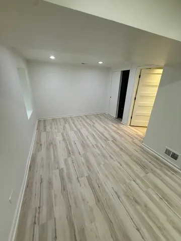 $2,295 | 4946 North Harding Avenue, Unit 1W, Chicago, IL 60625