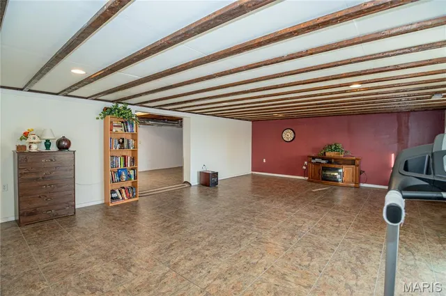 $348,500 | 18105 Highway 8, St. James, MO 65559