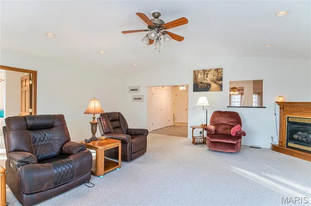 $348,500 | 18105 Highway 8, St. James, MO 65559