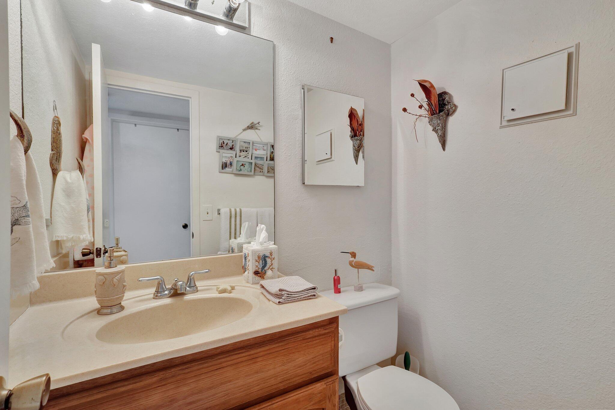 200 Mansfield East Boca Raton, FL 33434 - Photo 17 of 51 Bathroom2