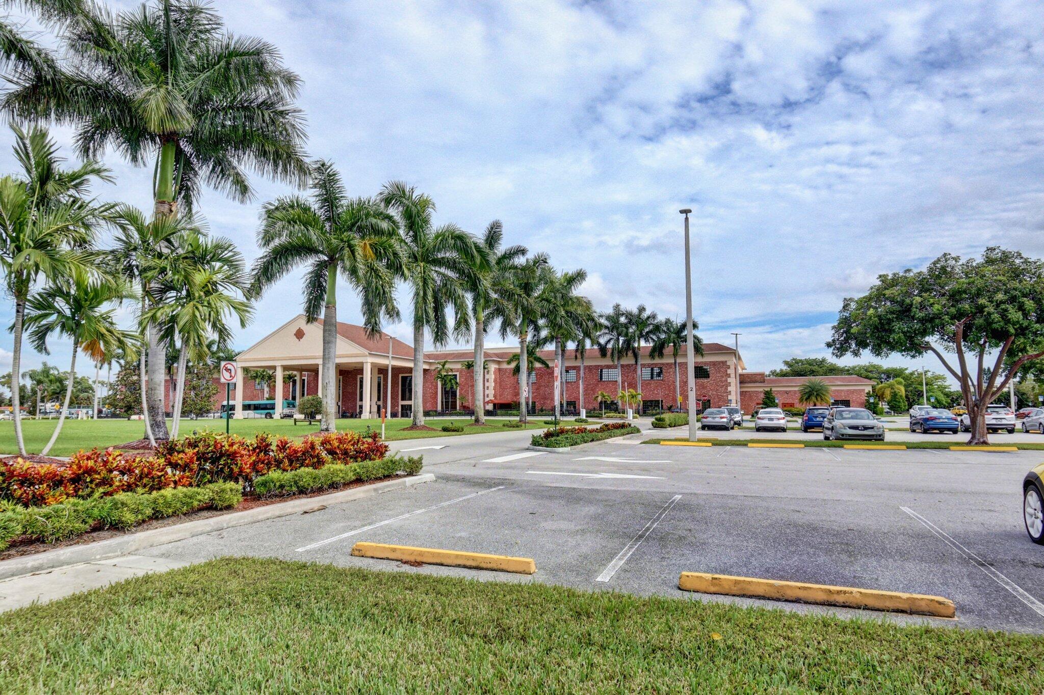 200 Mansfield East Boca Raton, FL 33434 - Photo 47 of 51 Clubhouse Parking