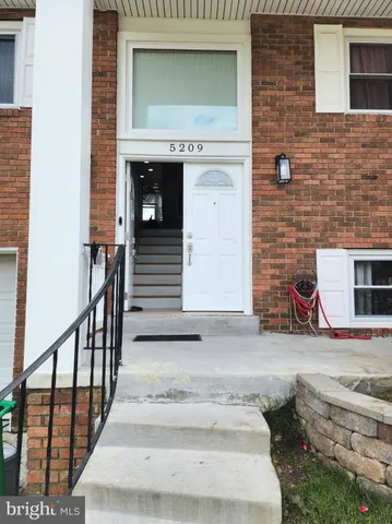 a view of a entryway door of the house