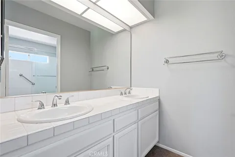 $659,000 | 7109 Farralone Avenue, Unit 117, Canoga Park, CA 91303