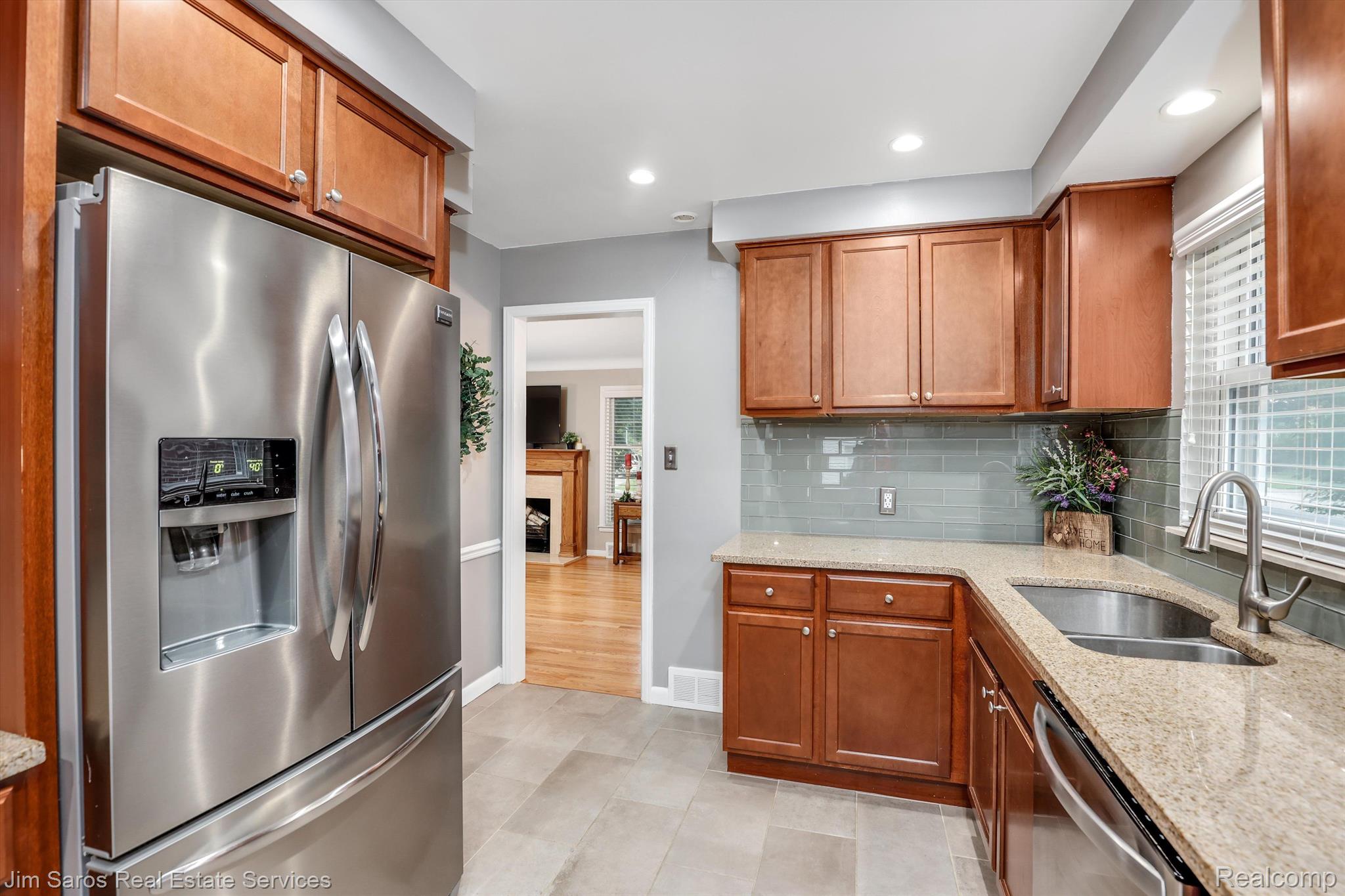 1240 Fairholme Road Grosse Pointe, MI 48236 - Photo 7 of 17 Gallery Image 7