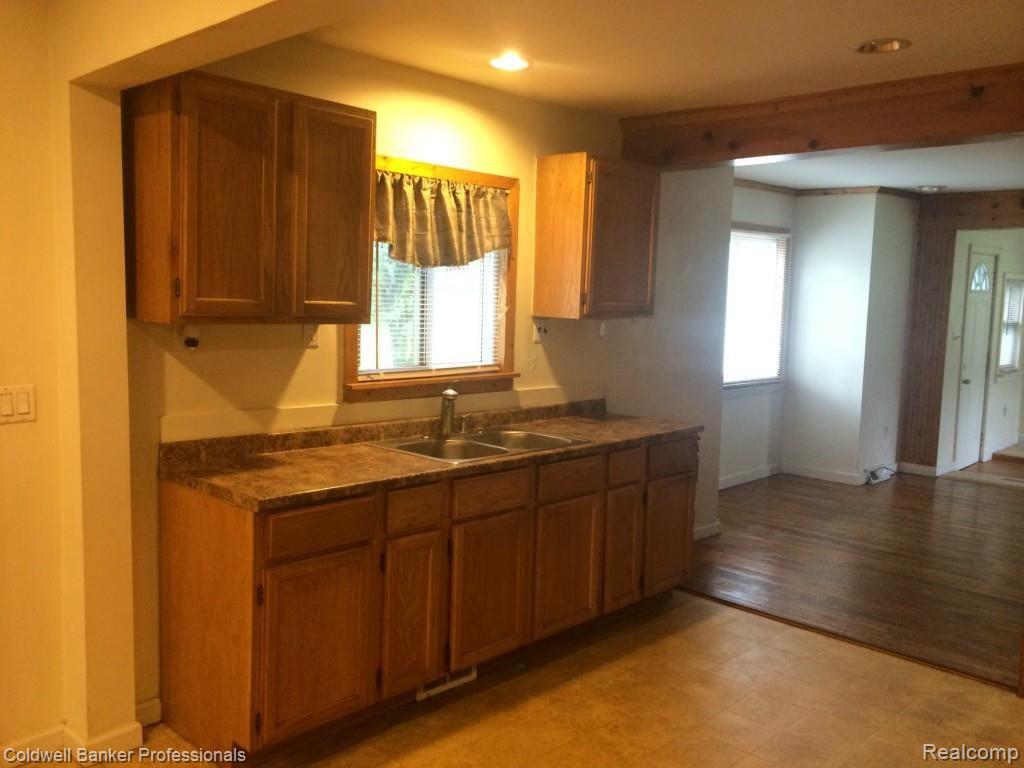 9460 North Eston Road Clarkston, MI 48348 - Photo 6 of 15