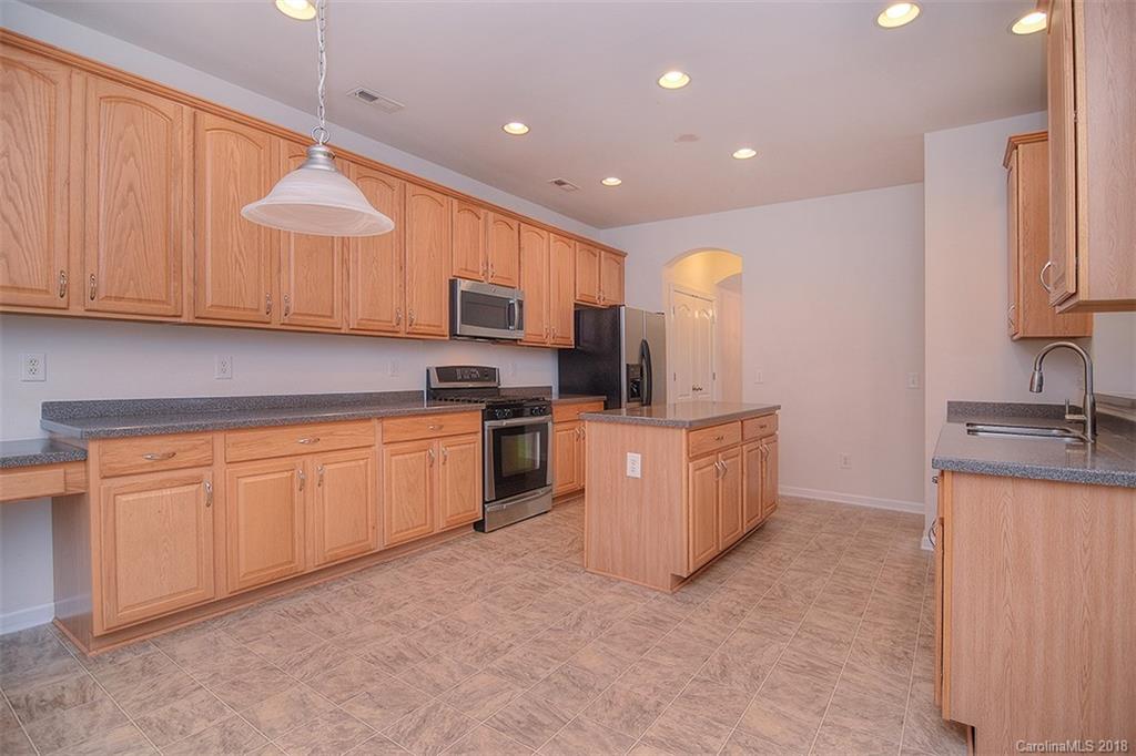 6410 Del Rio Road Charlotte, NC 28277 - Photo 3 of 22