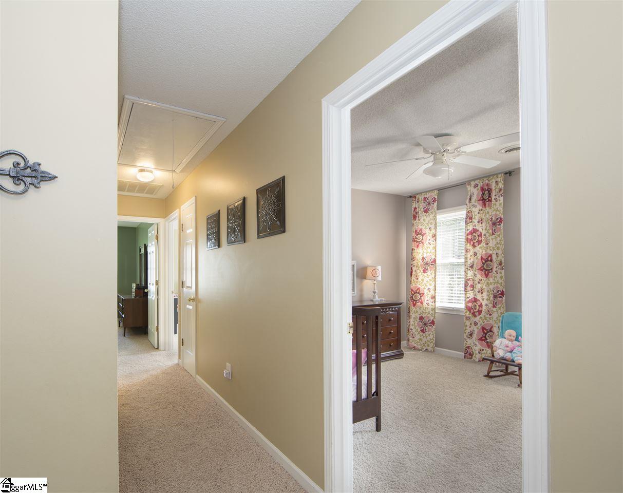 701 Spring Meadow Way Simpsonville, SC 29680 - Photo 22 of 36 Hallway