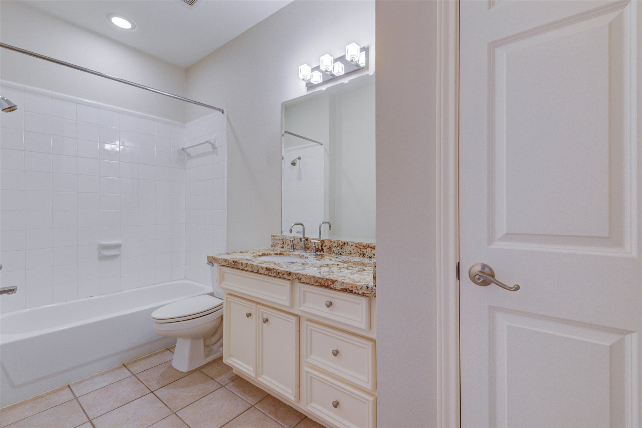 302 Fargo Street Houston, TX 77006 - Photo 4 of 15