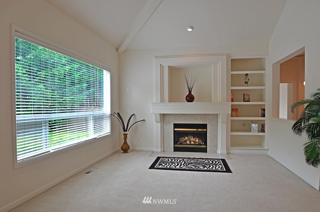 3923 207th Place Southeast Bothell, WA 98021 - Photo 2 of 15