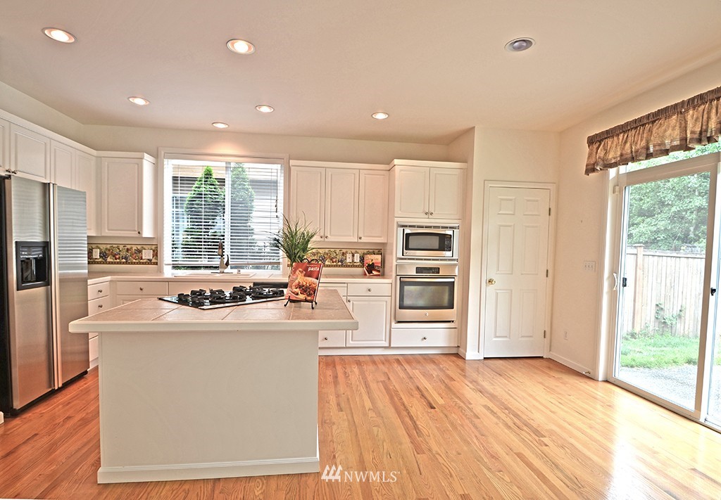 3923 207th Place Southeast Bothell, WA 98021 - Photo 5 of 15
