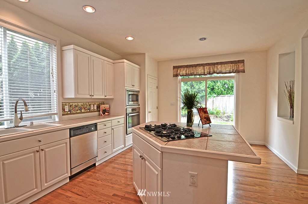 3923 207th Place Southeast Bothell, WA 98021 - Photo 6 of 15
