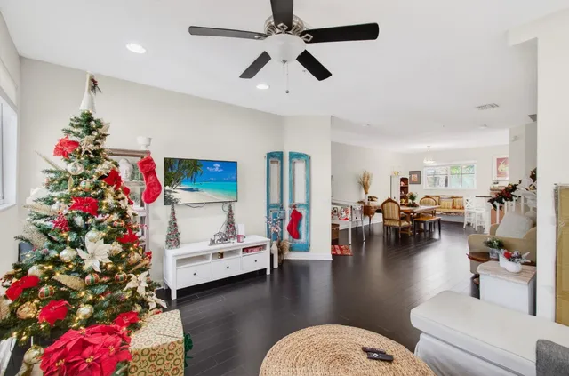 $2,900 | 321 Bayfront Drive, Boynton Beach, FL 33435