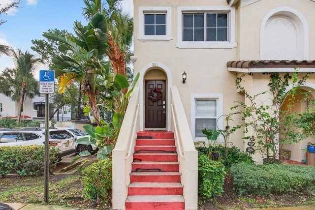 $2,900 | 321 Bayfront Drive, Boynton Beach, FL 33435