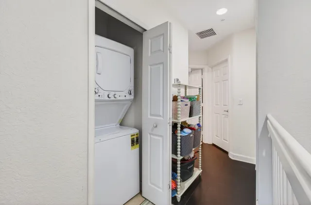 $2,900 | 321 Bayfront Drive, Boynton Beach, FL 33435