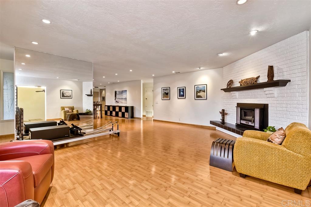 2137 East Mission Road Fallbrook, CA 92028 - Photo 8 of 25