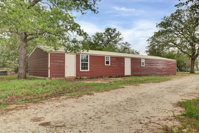 $899,000 | 847 State Highway 95, Smithville, TX 78957