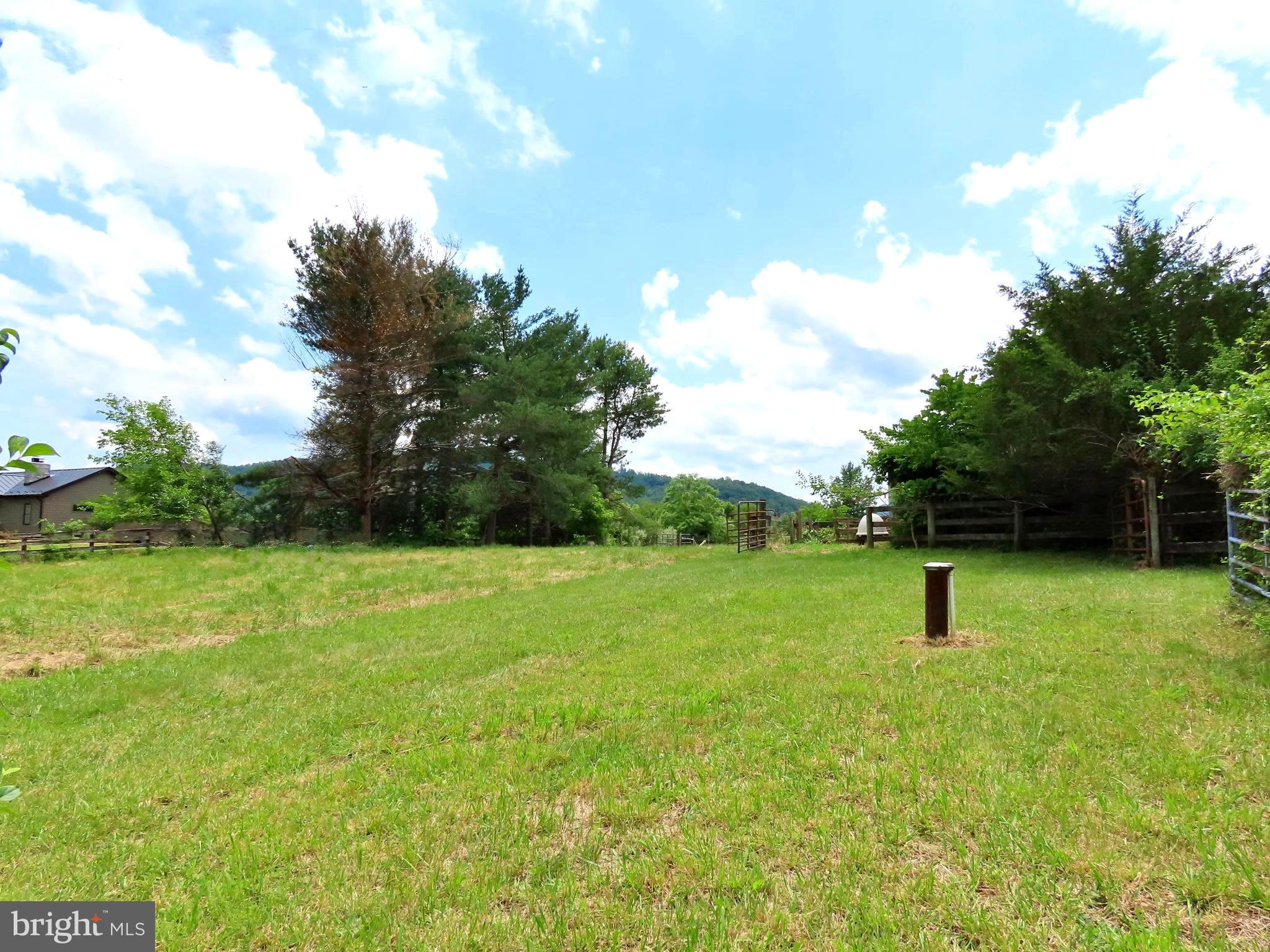 13782 Crest Hill Road Flint Hill, VA 22627 - Photo 27 of 30 Side yard ... all are fenced