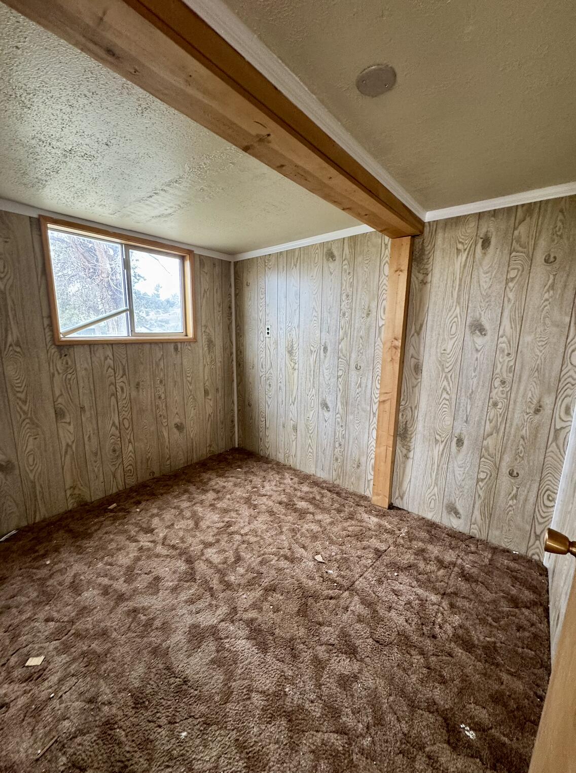 729 Southeast Grizzly Road Madras, OR 97741 - Photo 13 of 14 a view of an empty room