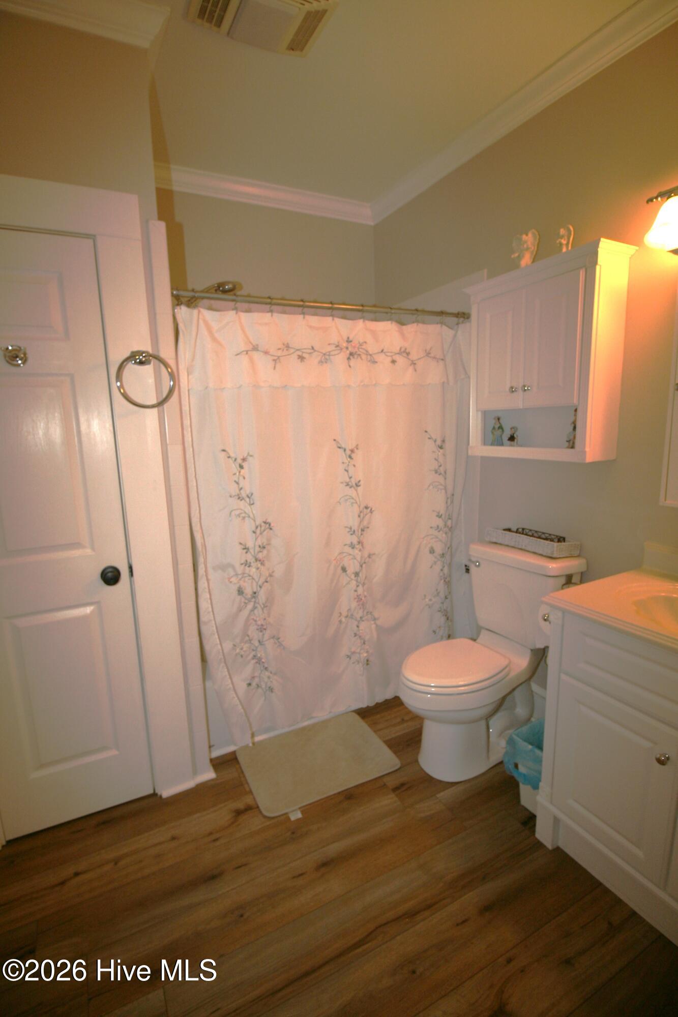 259 Fairlane Road Plymouth, NC 27962 - Photo 25 of 33 Second Floor Shared Bathroom View