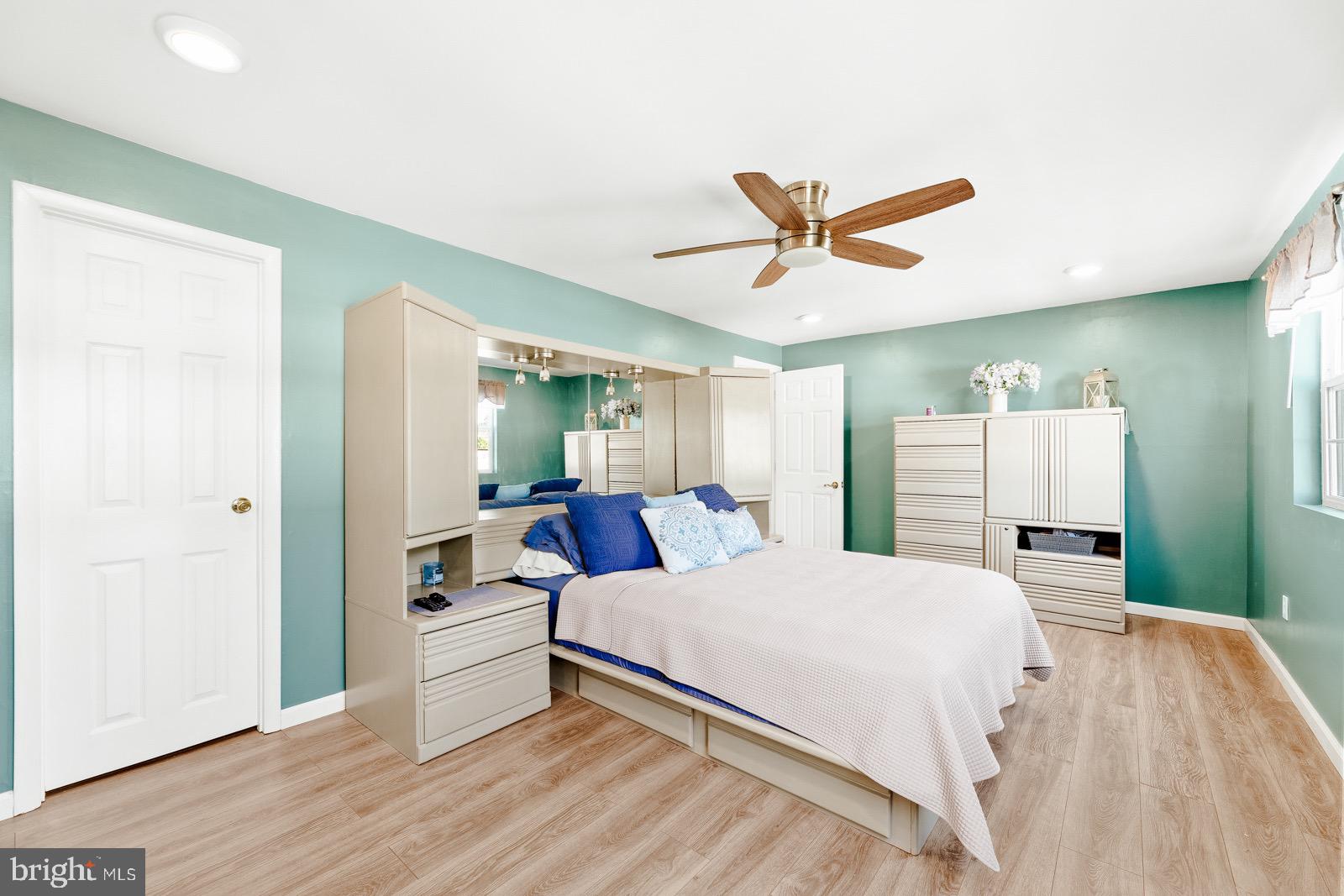 4408 Crossland Road Philadelphia, PA 19154 - Photo 17 of 36 Gallery Image 17