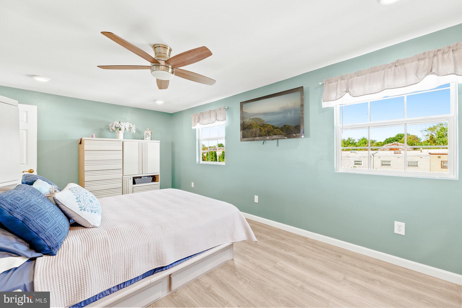4408 Crossland Road Philadelphia, PA 19154 - Photo 19 of 36 Gallery Image 19