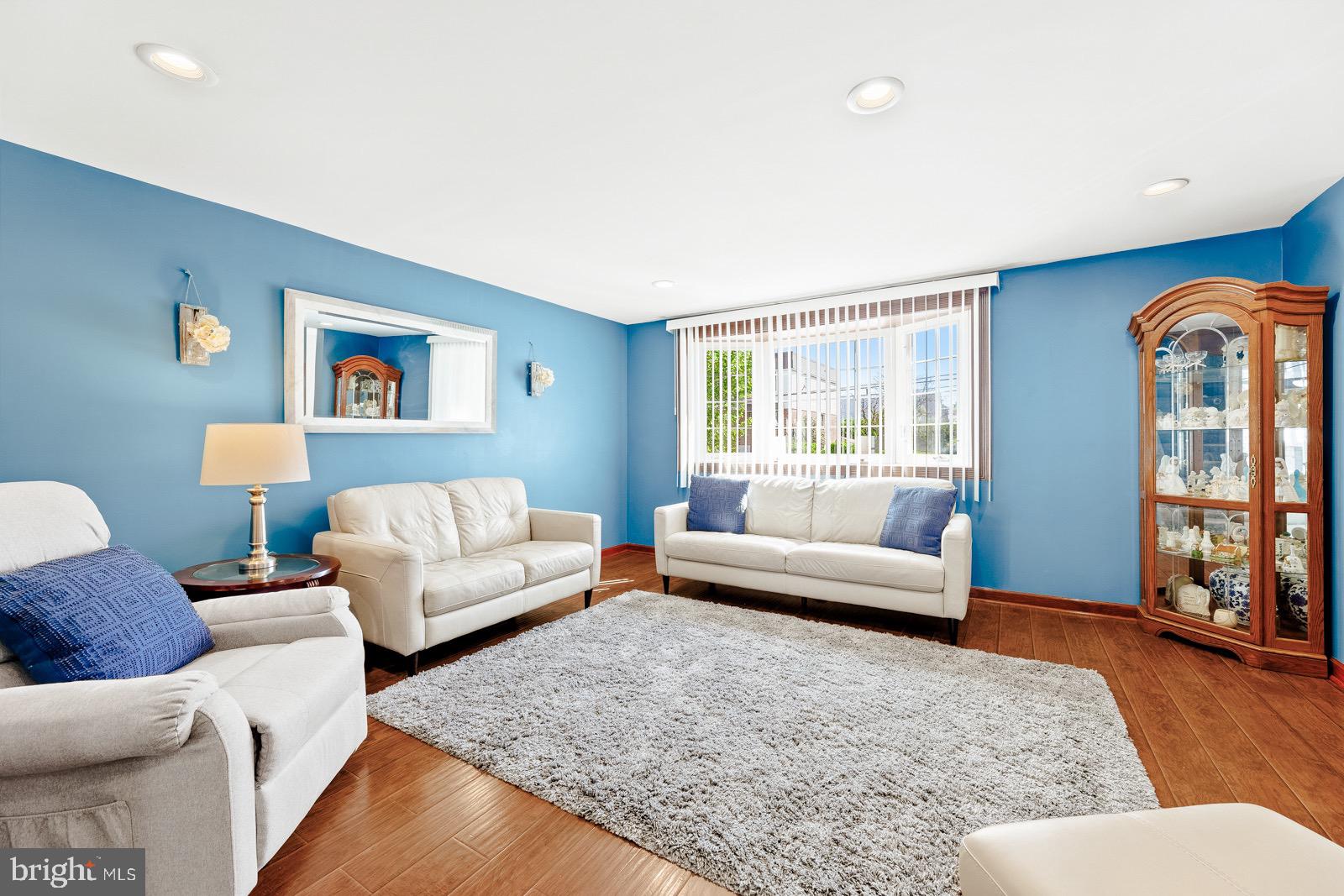 4408 Crossland Road Philadelphia, PA 19154 - Photo 4 of 36 Gallery Image 4