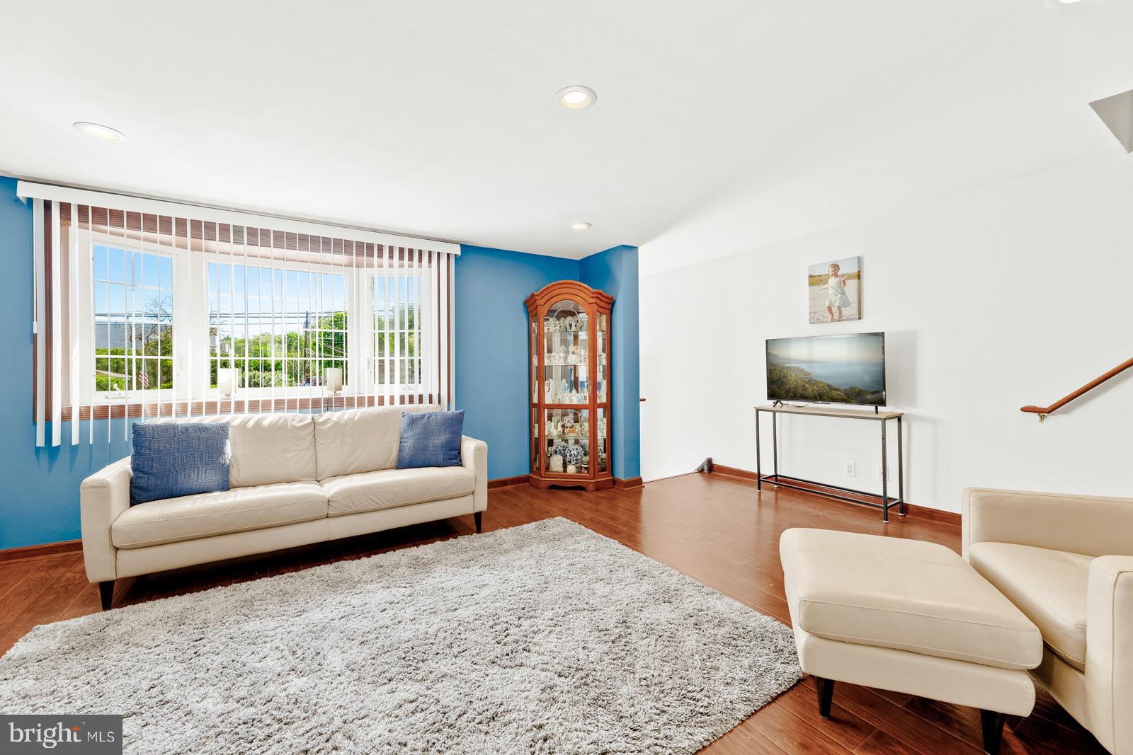 4408 Crossland Road Philadelphia, PA 19154 - Photo 5 of 36 Gallery Image 5