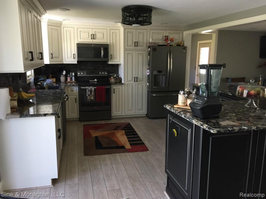 5220 Davis Road St. Clair, MI 48079 - Photo 3 of 40 2.JPG