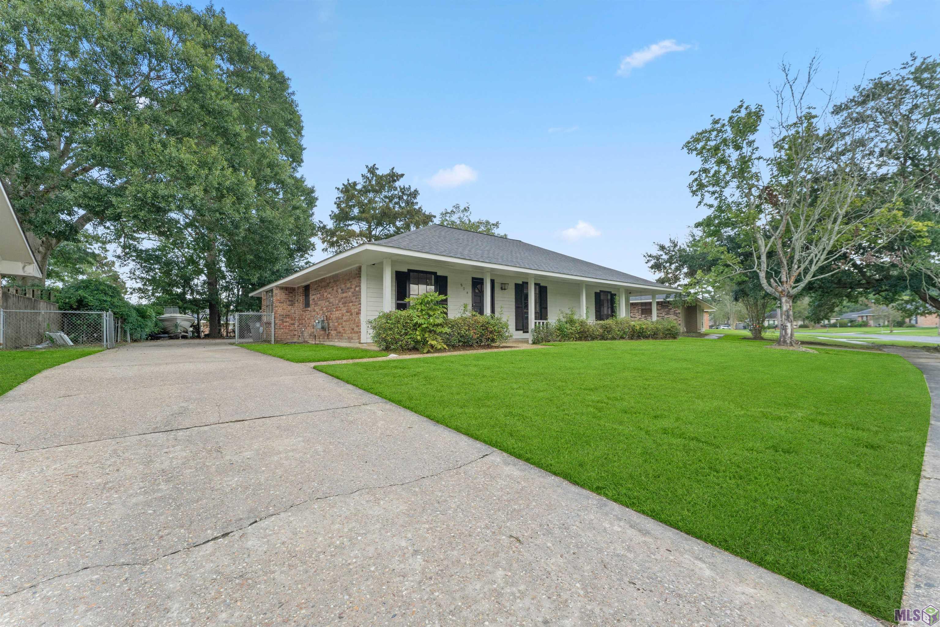 8044 President Drive Baton Rouge, LA 70817 - Photo 3 of 25 Gallery Image 3