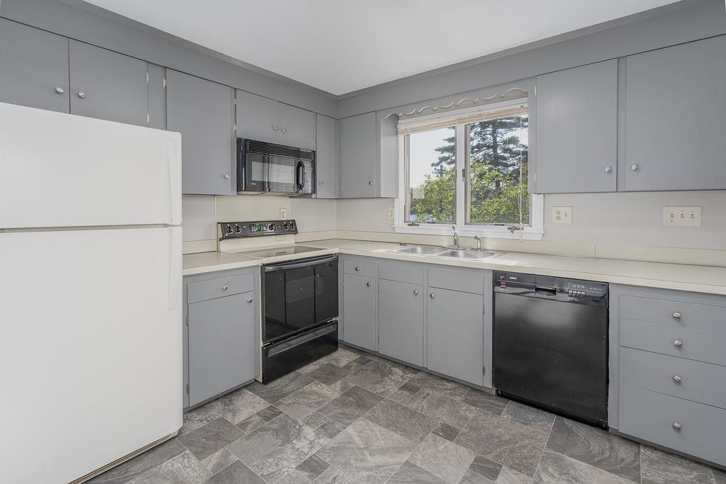 1047 Dover Road Epsom, NH 03234 - Photo 12 of 30