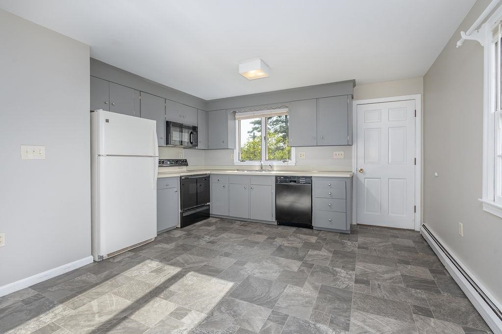 1047 Dover Road Epsom, NH 03234 - Photo 13 of 30