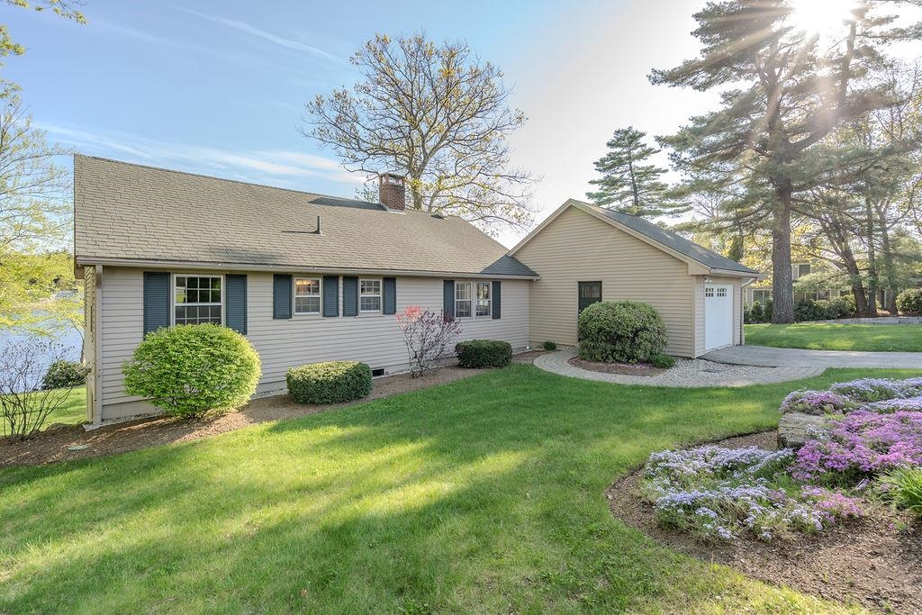 1047 Dover Road Epsom, NH 03234 - Photo 4 of 30