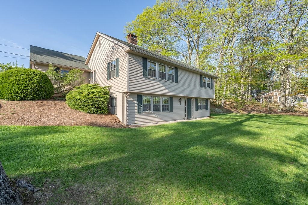 1047 Dover Road Epsom, NH 03234 - Photo 6 of 30