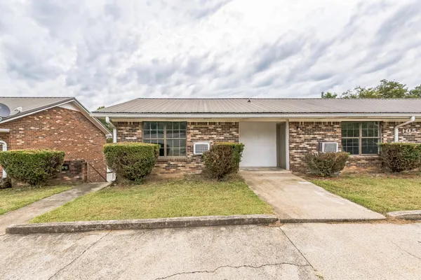 $750 | 105 Walnut Street, Unit 11, Clarksville, TN 37042