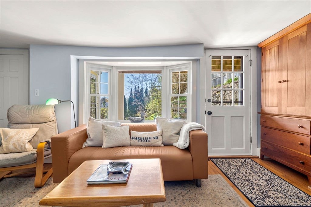 40 R Prospect Street, Unit 3 Marblehead, MA 01945 - Photo 5 of 34