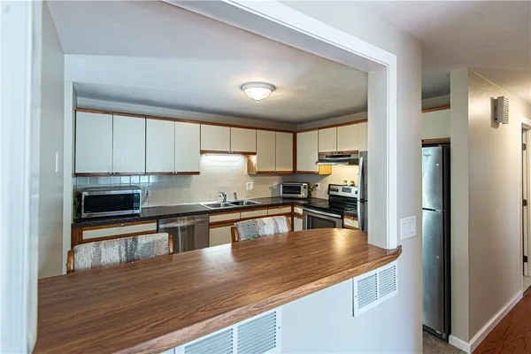 $349,900 | 351 New London Avenue, Unit 408, Warwick, RI 02886