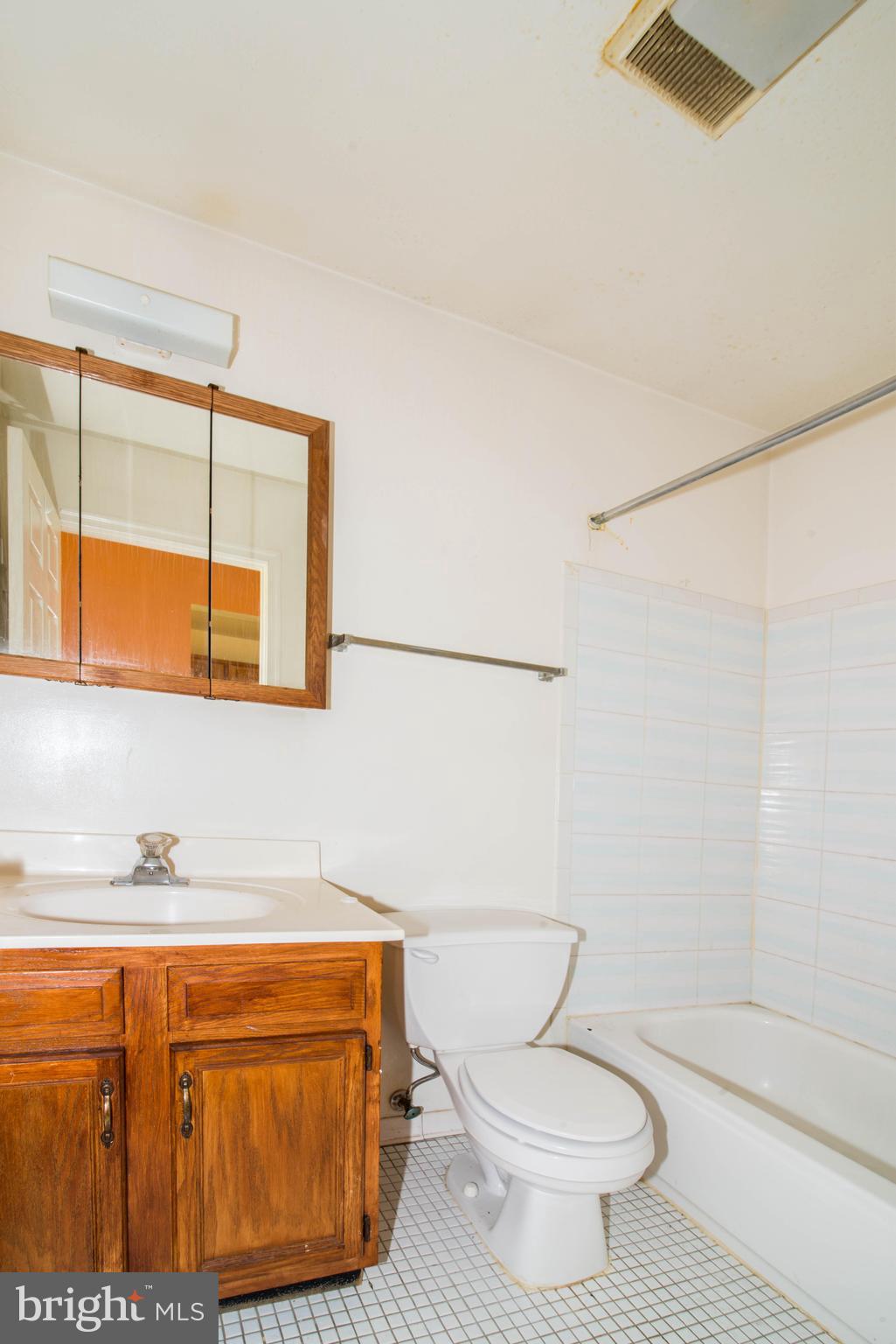 2645 Bowen Road Southeast, Unit B Washington, DC 20020 - Photo 13 of 20 Full Bath