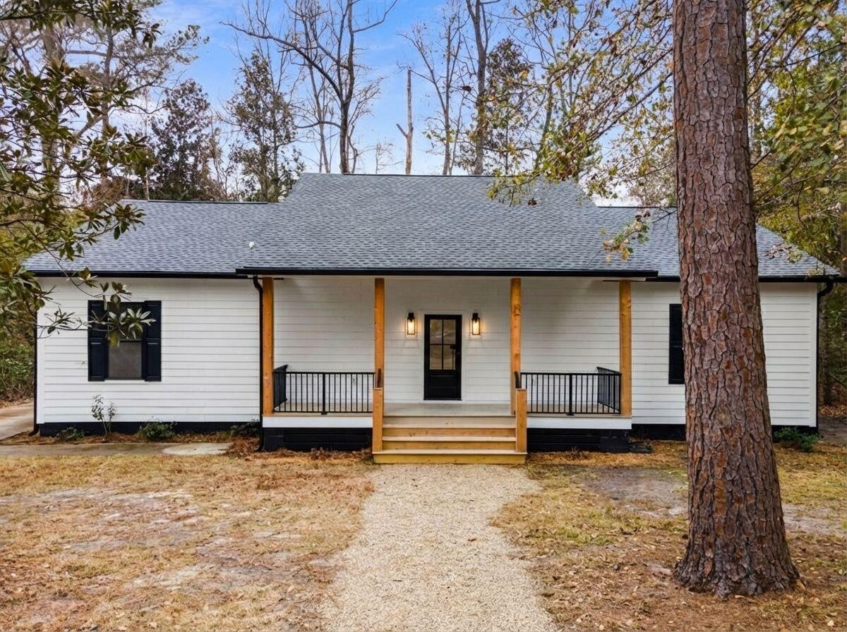 406 Center Street Walterboro, SC 29488 - Photo 3 of 43 REimagineHome_1769980289405_1x