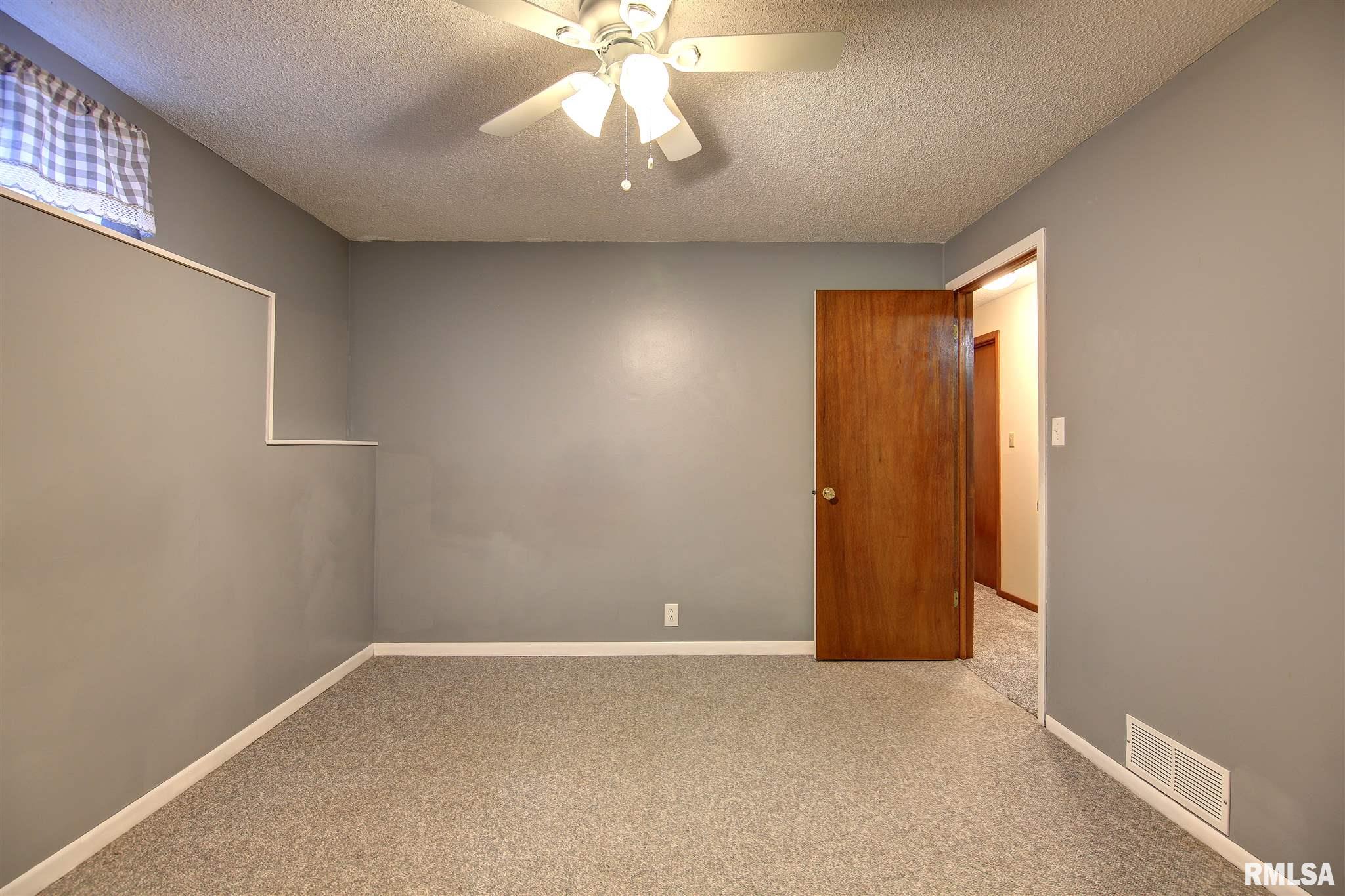 3220 North 3rd Street Clinton, IA 52732 - Photo 17 of 23 Gallery Image 17