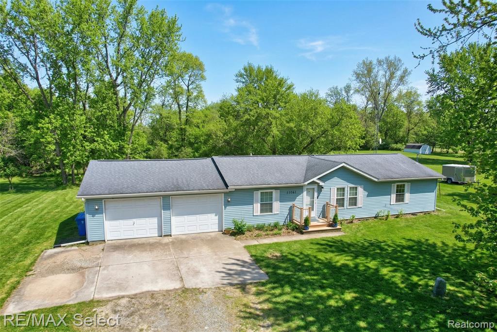 11061 Main Road Fenton, MI 48430 - Photo 24 of 27
