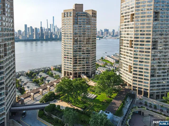 $799,000 | 7002 Boulevard East, Unit PH 43A, Guttenberg, NJ 07093